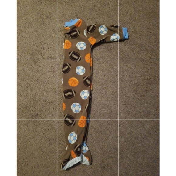 Boys Carter's footie pajamas - Picture 3 of 6